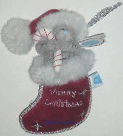 Елочная игрушка "Плюшевый мишка в новогоднем носке для подарков", размер мишки 7,5 см