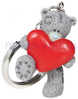 Пластиковый брелок для ключей "Медвежонок шагающий с сердцем".