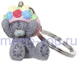 Пластиковый брелок для ключей "Медвежонок в шляпке с цветами".