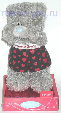 Медвежонок в шортиках с сердечками, стоящий, размер 15 см.