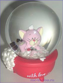Снежный шар LOVE KATTY в ванне, красный, диаметр 70 мм.